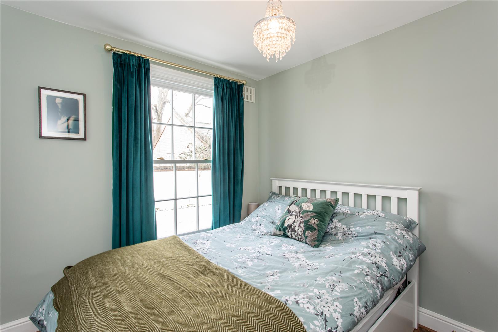 Tredegar Mews, Mile End